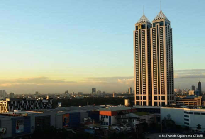 Family Staycation With Pool Manila Exterior foto